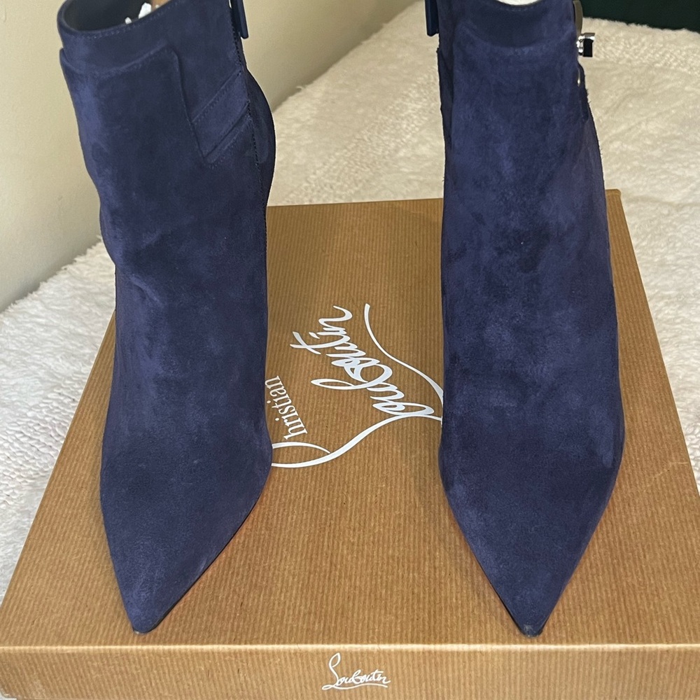 Christian Louboutin Lock 50 Kate Booty Suede Ankle Boots | Navy | EU 38 - Picture 3 of 8